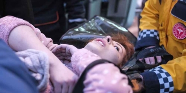 27-saat-sonra-gelen-kurtuluş--Kahramanmaraş'ta-1-kişi-yıkılan-binanın-enkazından-kurtarıldı-1