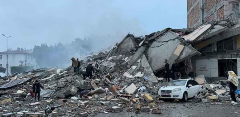 7.4'lük deprem nedeniyle Türkiye'deki tüm spor organizasyonları durduruldu 1 7.4'lük-deprem-nedeniyle-Türkiye'deki-tüm-spor-organizasyonları-durduruldu