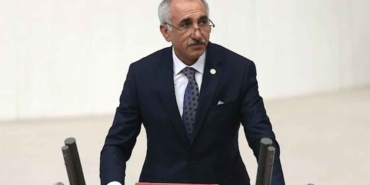 AKP-Adıyaman-Milletvekili-Yakup-Taş-enkaz-altında-