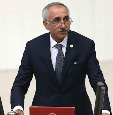 AKP Adıyaman Milletvekili Yakup Taş enkaz altında 7 AKP-Adıyaman-Milletvekili-Yakup-Taş-enkaz-altında-