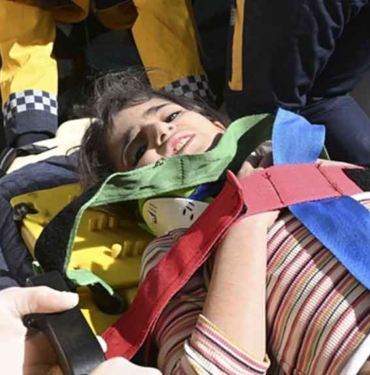 Adıyaman'da 6 yaşındaki Miray depremin 178'inci saatinde kurtarıldı 7 Adıyaman'da-6-yaşındaki-Miray-depremin-178'inci-saatinde-kurtarıldı-
