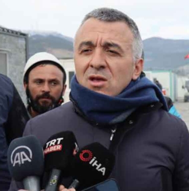 Afet bölgesindeki Koordinatör Vali Osman Bilgin: Memurlar, işçiler bir aylık maaşlarını almasınlar ne olacak? Aç kalmayız 5 Afet-bölgesindeki-Koordinatör-Vali-Osman-Bilgin--Memurlar,-işçiler-bir-aylık-maaşlarını-almasınlar-ne-olacak--Aç-kalmayız