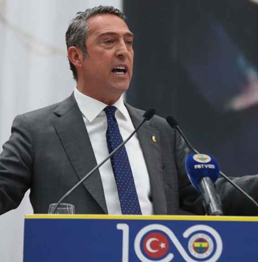 Ali-Koç-kürsüde-esti-gürledi!-“Türkiye-Cumhuriyeti-devletinin-ayıbıdır-bu!”