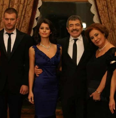 Filmi çekilecek olan Aşk-ı Memnu'nun Adnan'ı belli oldu! “Behlül’den daha yakışıklı” 4 Aşk-ı-Memnu'nun-yeni-Adnan'ı-belli-oldu!-“Behlül’den-daha-yakışıklı”