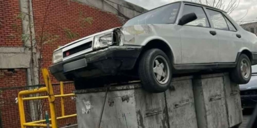 Başakşehir'de-hayrete-düşüren-olay--Çöpe-otomobil-attılar