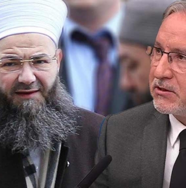 Cübbeli Ahmet, Mustafa Karataş’ı topa tuttu: Daha 50 milyarla, 50 binin ayrımını yapamayan adam, insanlara din öğretiyor 10 Cübbeli-Ahmet,-Mustafa-Karataş’ı-topa-tuttu--Daha-50-milyarla,-50-binin-ayrımını-yapamayan-adam,-insanlara-din-öğretiyor
