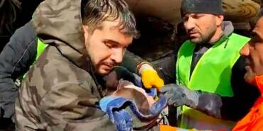 Deprem-bölgesinden-mucize-haberler--Adıyaman'da-57-saat-sonra-enkaz-altından-7-aylık-bebek-kurtarıldı