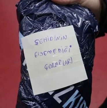 Deprem-bölgesine-yardım-seferberliği--‘Şehidinin-giyemediği’-çorapları-da-gönderdi…