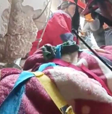 Ekrem İmamoğlu Hatay'daki mucizeyi paylaştı: Naide Umay, 175’inci saatte enkazdan sağ olarak çıkarıldı 8 Ekrem-İmamoğlu-paylaştı--Hatay’da-Naide-Umay,-175’inci-enkazdan-sağ-olarak-çıkarıldı