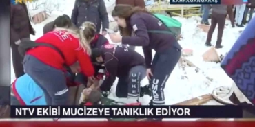 Enkaz-altından-çıkartılan-küçük-çocuğun-ilk-sözleri-yürek-burktu--'Eve-gitmek-istiyorum'
