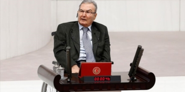 Eski CHP Genel Başkanı Deniz Baykal hayatını kaybetti