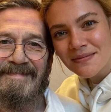 Ferhan Şensoy’un kızı Derya Şensoy’dan duygulandıran paylaşım: "Yoluma ışık olmaya devam et baba..." 4 Ferhan-Şensoy’un-kızı-Derya-Şensoy’dan-duygulandıran-paylaşım--'Yoluma-ışık-olmaya-devam-et-baba...'