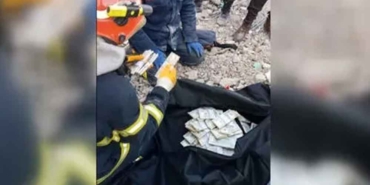 Gaziantep'teki-arama-kurtarma-çalışmalarında-itfaiyeciler-enkazda-2-milyon-dolar-buldu