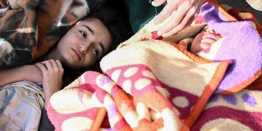 Hatay'da-anne-ve-iki-kızı-depremden-33-saat-sonra-enkazdan-sağ-çıkarıldı