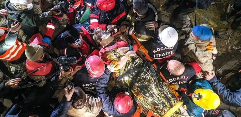 Hatay’da depremin 209. saatinde mucize kurtuluş: Faez ve eşi Fatma kurtarıldı