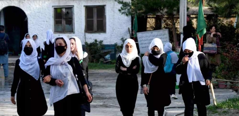 İran’da-650-kız-çocuğu,-aşırı-muhafazakar-kesim-tarafından-okula-gitmemeleri-için-zehirlendi