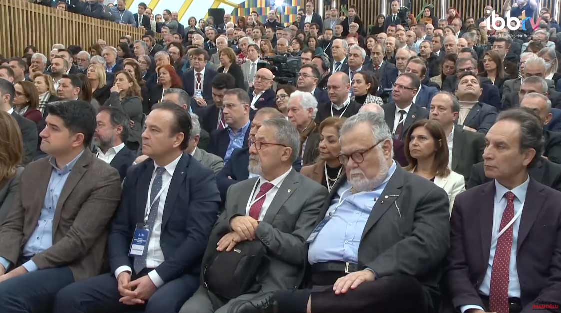 İstanbul deprem toplantısında konuşan İmamoğlu: “Ne pahasına olursa olsun…” 3 İstanbul deprem toplantısında konuşan İmamoğlu: “Ne pahasına olursa olsun…”