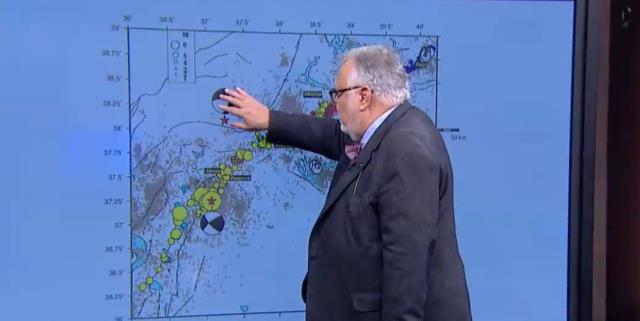 Kahramanmaraş’taki 2 deprem nasıl meydana geldi? Celal Şengör, kartonlarla böyle anlattı