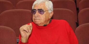 Kaynanalar'-dizisinde-'Nuri-Kantar'-tiplemesiyle-hafızalarda-yer-edinen-Tekin-Akmansoy