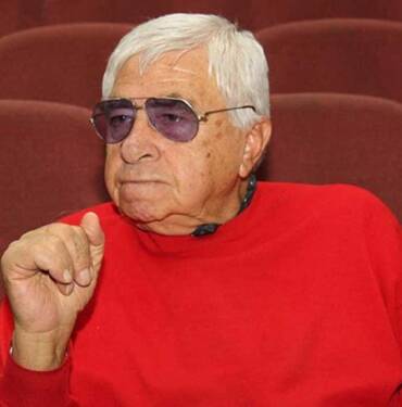 Kaynanalar'-dizisinde-'Nuri-Kantar'-tiplemesiyle-hafızalarda-yer-edinen-Tekin-Akmansoy