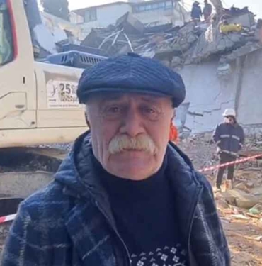 Kızı 5 gündür enkaz altında olan sanatçı Orhan Aydın: Ortada AFAD yok 10 Kızı-5-gündür-enkaz-altında-olan-sanatçı-Orhan-Aydın--Ortada-AFAD-yok-