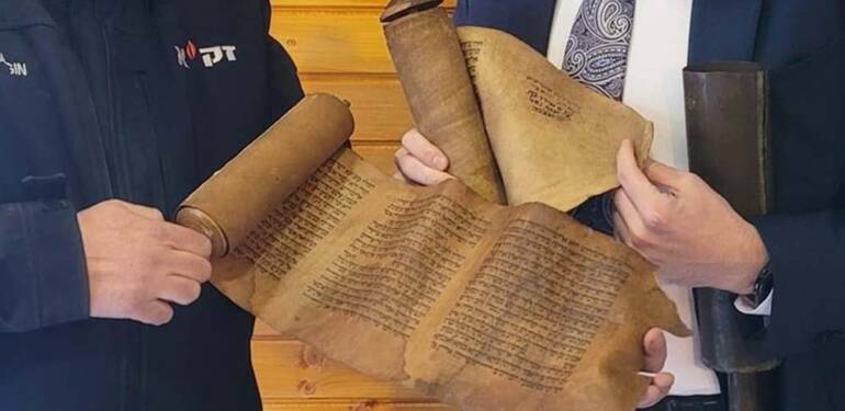 Kültür ve Turizm Bakanlığı: Ester parşömeni, Türkiye Hahambaşılığı tarafından muhafaza ediliyor