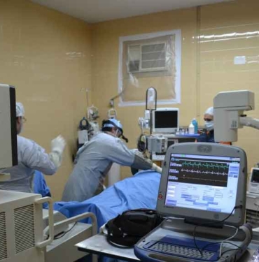 Romanya'da skandal: "Doktorlar ölülerin implantlarını çalıp sağlıklı kişilere taktı" 9 Romanya'da-skandal--'Doktorlar-ölülerin-implantlarını-çalıp-sağlıklı-kişilere-taktı'
