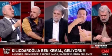 Şahan-Gökbakar,-canlı-yayında-tırnak-kesen-Hakan-Bayrakçı’yla-fena-dalga-geçti!-Dişini-fırçaladı,-ayaklarına-bakım-yaptı