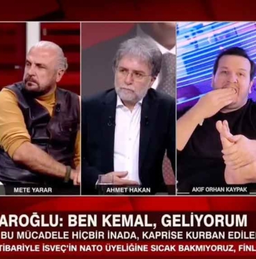 Şahan-Gökbakar,-canlı-yayında-tırnak-kesen-Hakan-Bayrakçı’yla-fena-dalga-geçti!-Dişini-fırçaladı,-ayaklarına-bakım-yaptı