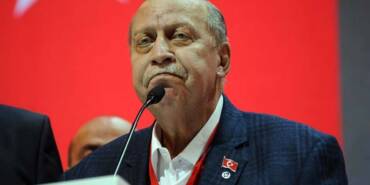 Son-Dakika...-CHP--Yaşar-Okuyan'ın-parti-ile-ilişiği-kesilmiştir