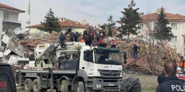 Son-Dakika…-Malatya’da-5.6-büyüklüğünde-deprem!-1-kişi-hayatını-kaybetti,-69-kişi-yaralandı