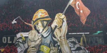 Trabzonspor-Basel-maçında-anlamlı-koreografi!-Her-detayı-ayrı-duygulandırıyor