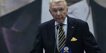 Uğur-Dündar,-Adana-Demirspor-Fenerbahçe-maçındaki-hakem-kararlarına-isyan-etti--Bari-Allah’tan-korkun-be!