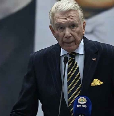 Uğur-Dündar,-Adana-Demirspor-Fenerbahçe-maçındaki-hakem-kararlarına-isyan-etti--Bari-Allah’tan-korkun-be!