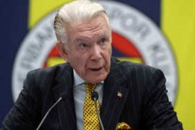 Uğur-Dündar’dan-salonu-ayağa-kaldıran-konuşma--Hiçbir-güç-cumhuriyetin-100.-yılında-Fenerbahçe'nin-şampiyon-olmasını-engelleyemeyecek