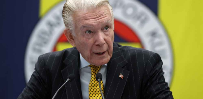 Uğur-Dündar’dan-salonu-ayağa-kaldıran-konuşma--Hiçbir-güç-cumhuriyetin-100.-yılında-Fenerbahçe'nin-şampiyon-olmasını-engelleyemeyecek
