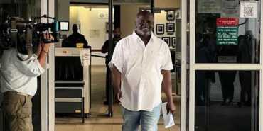 400-yıl-hapis-cezası-almıştı--34-yıl-tutuklu-kaldıktan-sonra-masum-olduğu-ortaya-çıktı!-'Umudumu-asla-kaybetmedim'