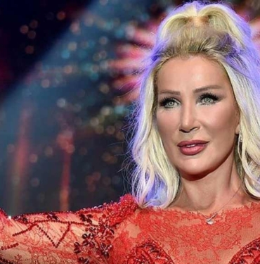 60 yaşındaki Seda Sayan bu kez de ‘Barbie Bebek’ uygulamasıyla bacaklarına estetik yaptırdı! Son hali gündem oldu 7 60-yaşındaki-Seda-Sayan-bu-kez-de-‘Barbie-Bebek’-uygulamasıyla-bacaklarına-estetik-yaptırdı