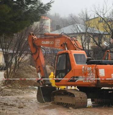 Adıyaman'ın Tut ilçesinde suya kapılan konteynerdeki 1 kişi hayatını kaybetti, 4 kişi kayboldu 4 Adıyaman'ın-Tut-ilçesinde-suya-kapılan-konteynerdeki-1-kişi-hayatını-kaybetti,-4-kişi-kayboldu