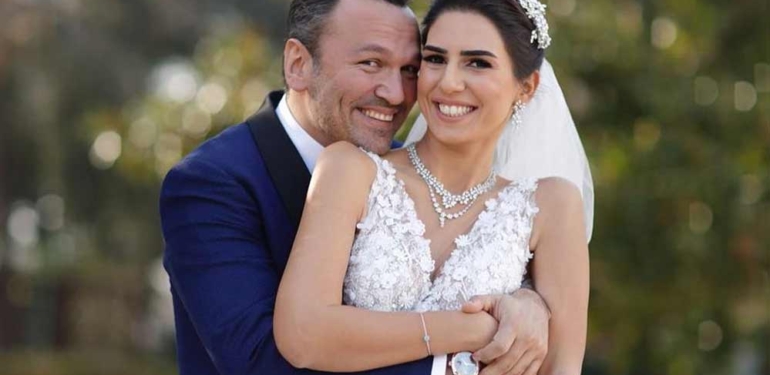 Ali Sunal’dan evlilik yıldönümünde romantik paylaşım: Rüyalarımı gerçeğe dönüştüren Nazlı yârim, seni çok seviyorum 1 Ali-Sunal’dan-evlilik-yıldönümünde-romantik-paylaşım--Rüyalarımı-gerçeğe-dönüştüren-Nazlı-yârim,-seni-çok-seviyorum