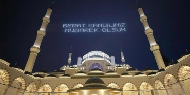 Berat-Kandili’nde-hangi-dualar-okunur--Berat-Kandili’nin-anlamı-ve-önemi-nedir-