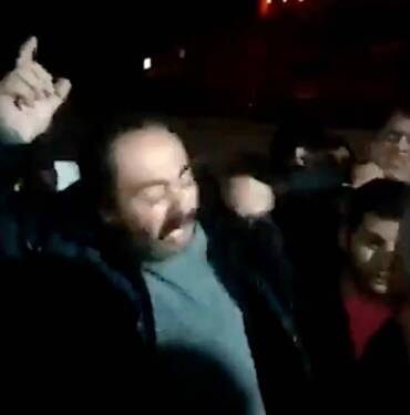 CHP Malatya İl Başkanı Barış Yıldız'a yumruklu saldırı: "Siz Allah bilir misiniz?" 5 CHP-Malatya-İl-Başkanı-Barış-Yıldız'a-yumruklu-saldırı--'Siz-Allah-bilir-misiniz-'