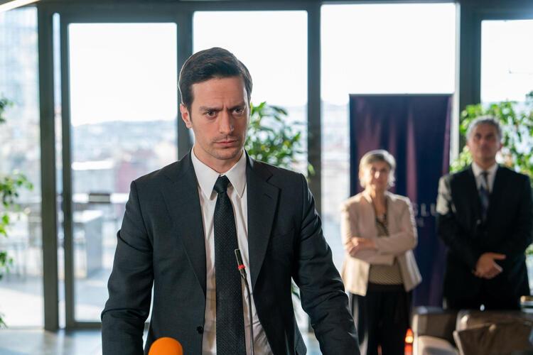 Camdaki Kız’ın merakla beklenen 70. bölüm fragmanı yayınlandı! Hayri’nin gerçek yüzü ortaya çıkıyor…