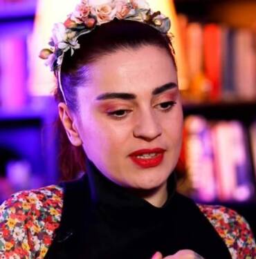 Ceylan Ertem'den gündem olan '8 Mart' paylaşımı: 'Etrafımız isterse öpebilen, isterse kesebilen adamlarla sarıldı...' 2 Ceylan-Ertem'den-gündem-olan-'8-Mart'-paylaşımı--'Etrafımız-isterse-öpebilen,-isterse-kesebilen-adamlarla-sarıldı...'