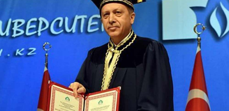Erdoğan'ın üniversite diploması ve mezuniyet belgesi paylaşıldı 1 Cumhurbaşkanı-Erdoğan'ın-üniversite-diploması-ve-mezuniyet-belgesi-paylaşıldı-