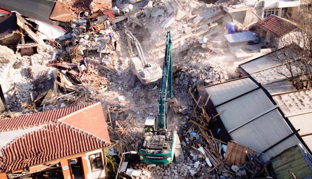 Depremde hayatını kaybeden bin 297 kişinin kimliği tespit edilemedi