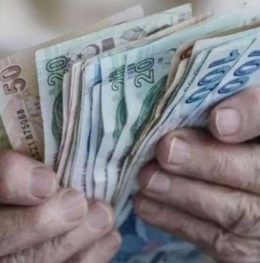 'Maaşım düşük' diyen EYT'liler dikkat: Ücretlere yeni ayar! 4 EYT’liler-dikkat!-Bankalar-promosyon-teklifini-açıkladı!-EYT'liye-hangi-banka-ne-kadar-promosyon-veriyor-
