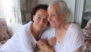 En acı tesadüf! Fatma Girik’in annesi Münevver Girik Ukav 99 yaşında yaşamını yitirdi