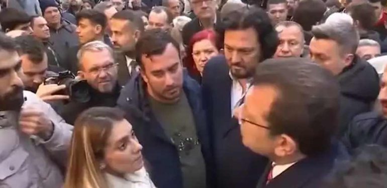 Hataylı depremzede İmamoğlu’nu görünce gözyaşlarını tutamadı: Kimse gelmemişken, biz bir suya muhtaçken sizler oradaydınız 1 Hataylı-depremzede-İmamoğlu’nu-görünce-gözyaşlarını-tutamadı--Kimse-gelmemişken,-biz-bir-suya-muhtaçken-sizler-oradaydınız