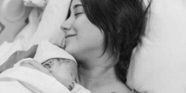 Hazal-Kaya,-kızı-Süreyya-ile-kadınlara-seslendi--'Kalbim,-aklım,-umudum-sizinle,-inadına-isyan,-inadına-özgürlük!'-1